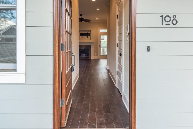 511 Hillsborough St #108, Chapel Hill, NC 27514