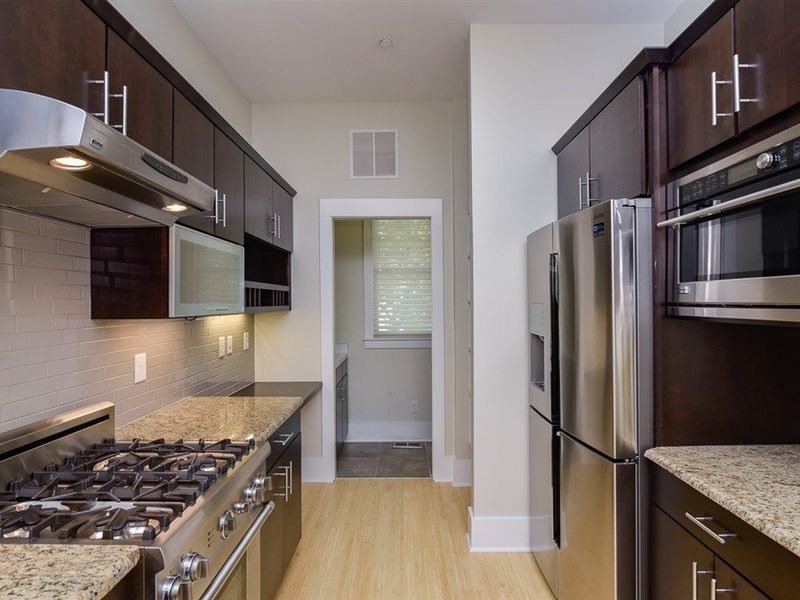 511 Hillsborough St #112, Chapel Hill, NC 27514