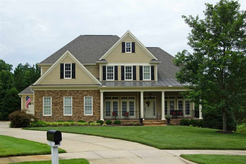 511 Hollowridge Ct, Cary, NC 27519