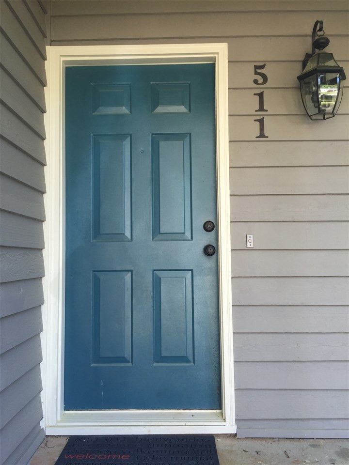 511 Holtz Ln, Cary, NC 27511