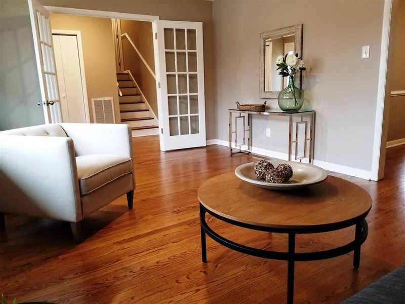 511 SE Maynard Rd, Cary, NC 27511