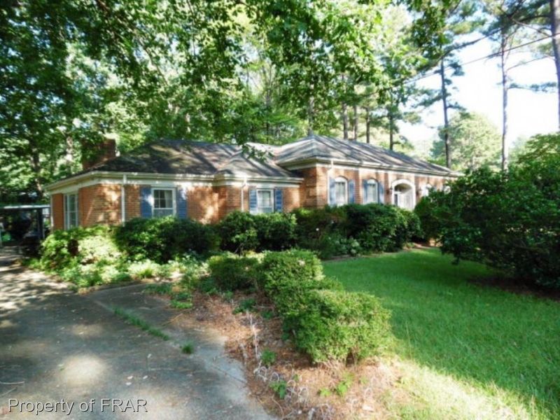 511 Mcleod Dr, Sanford, NC 27330