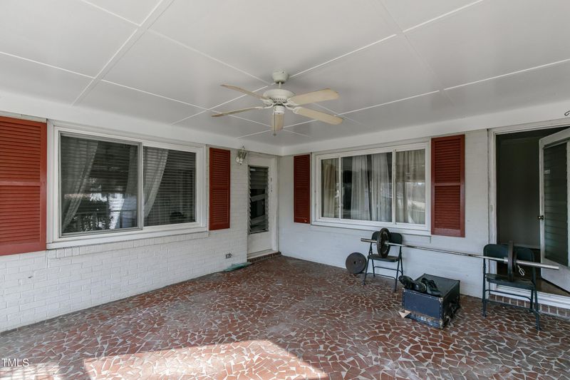 511 Oakwood Ln, Graham, NC 27253
