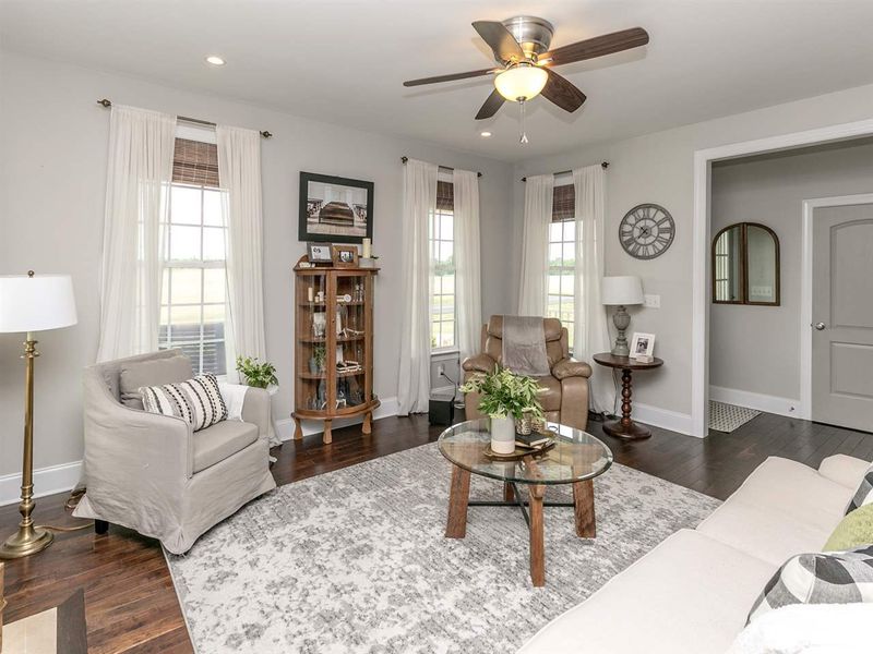 511 Rogers Rd, Zebulon, NC 27597