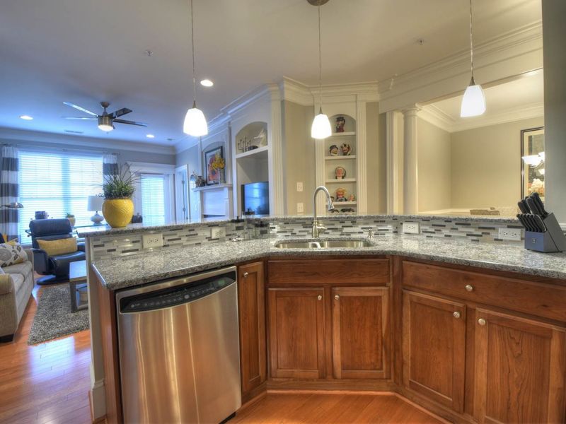 511 Waterford Lake Dr #511, Cary, NC 27519