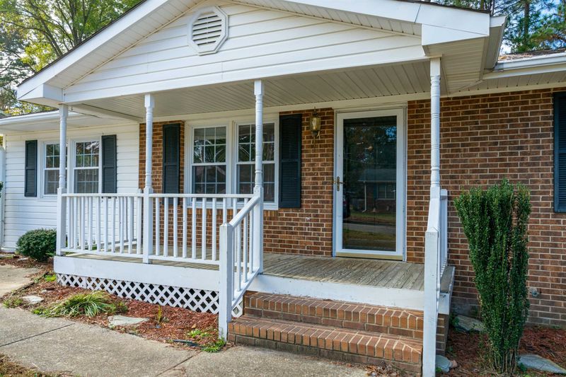 511 Willow Dr, Clayton, NC 27520
