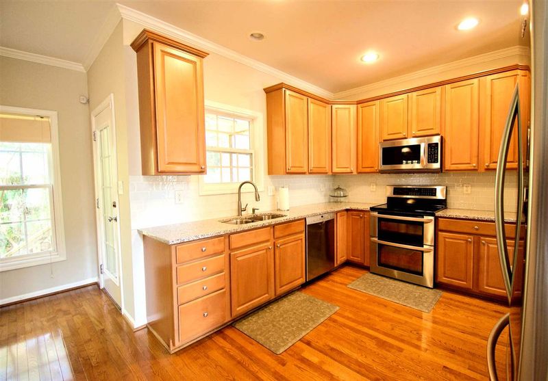 5112 Kemmont Rd, Durham, NC 27713