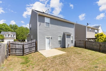 5112 Mabe Dr, Holly Springs, NC 27540