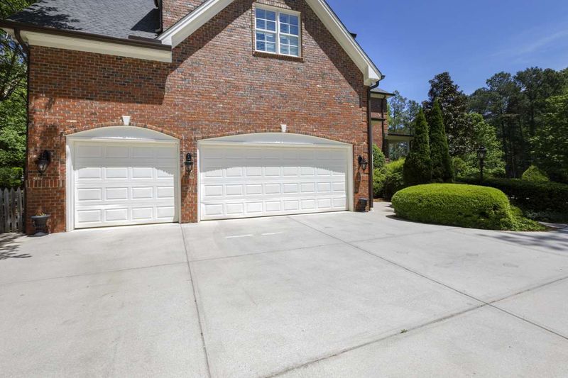 5112 Pine Birch Dr, Raleigh, NC 27606