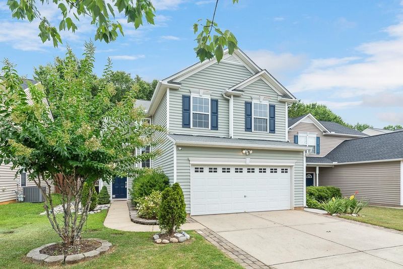 5113 Mabe Dr, Holly Springs, NC 27540