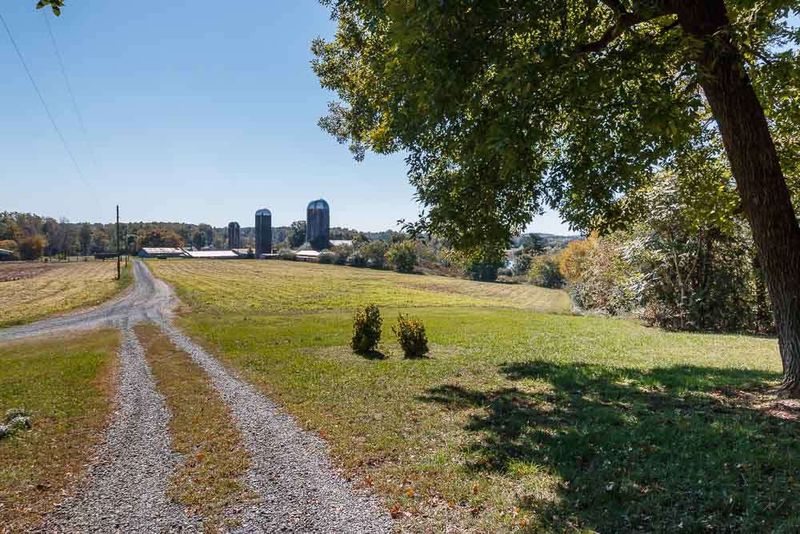 5115 Dairyland Rd, Hillsborough, NC 27278