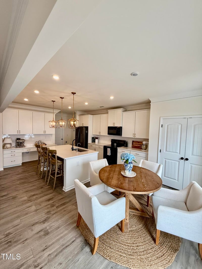 5117 Farm Barn Ln, Raleigh, NC 27603