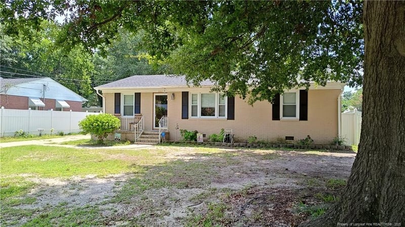 5117 Palmetto Ln, Fayetteville, NC 28304