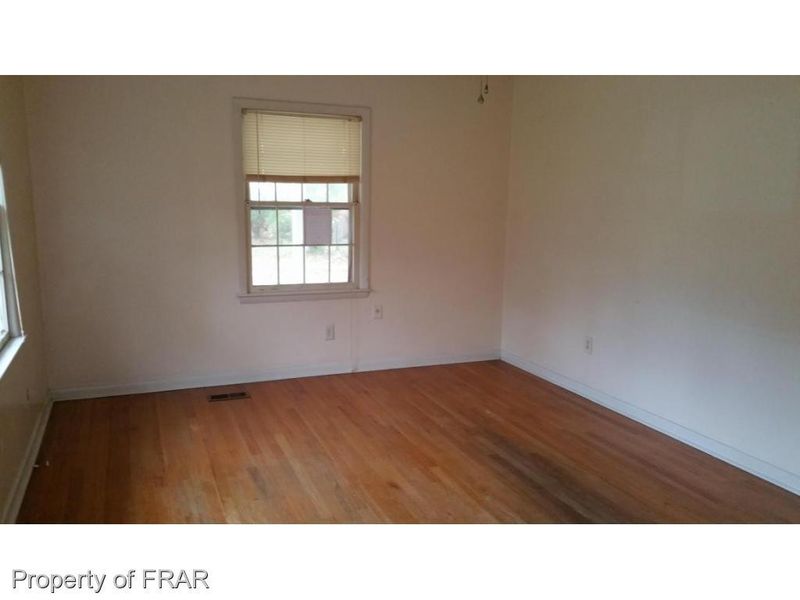 5117 Spruce St, Hope Mills, NC 28348