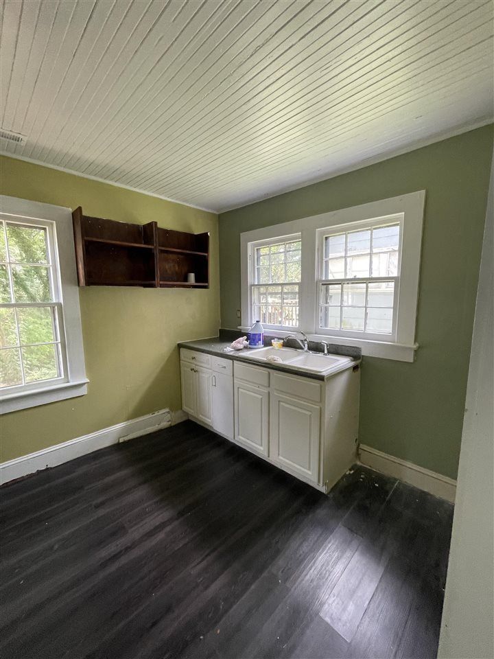 512 N Academy St, Cary, NC 27513