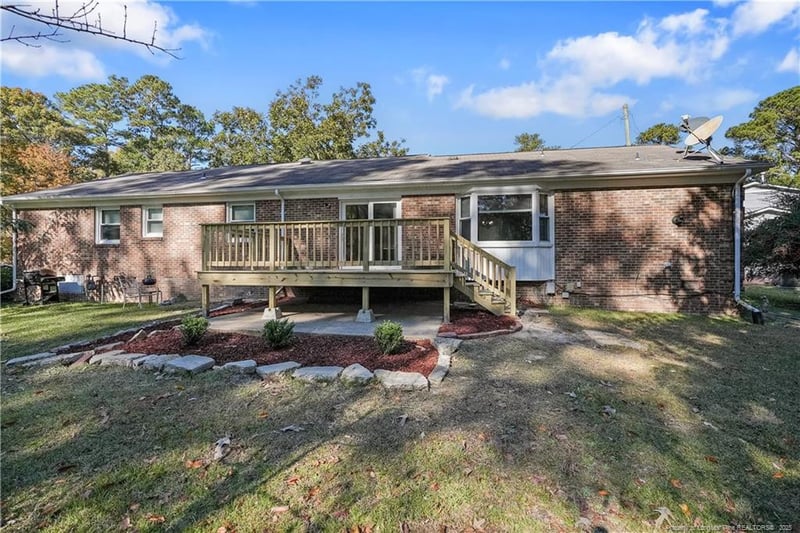 512 Canyon Ct, Fayetteville, NC 28303