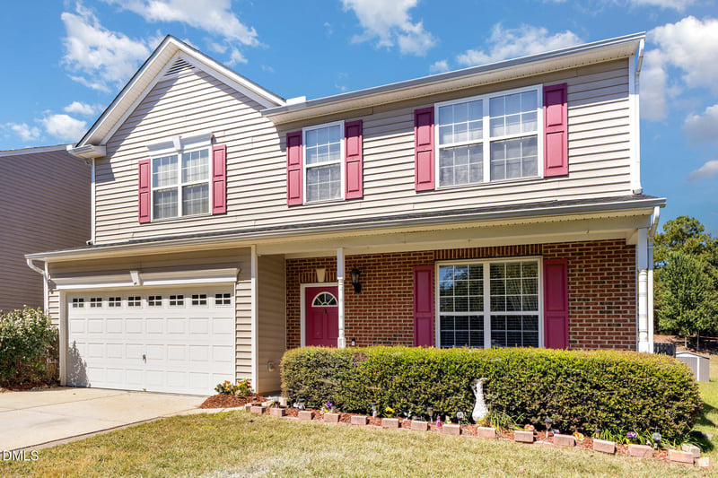 512 Cline Falls Dr, Holly Springs, NC 27540