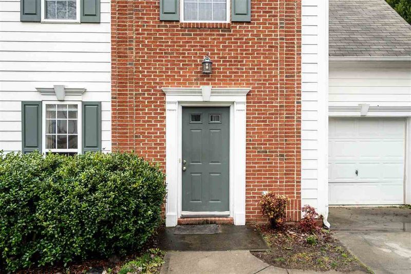 512 Crossview Ln, Durham, NC 27703
