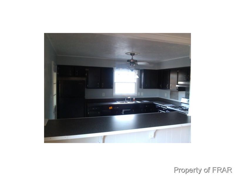 512 Deerpath Dr, Fayetteville, NC 28311