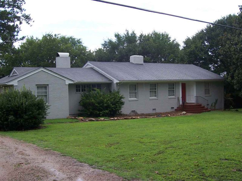 512 Donald Ross Dr, Raleigh, NC 27610