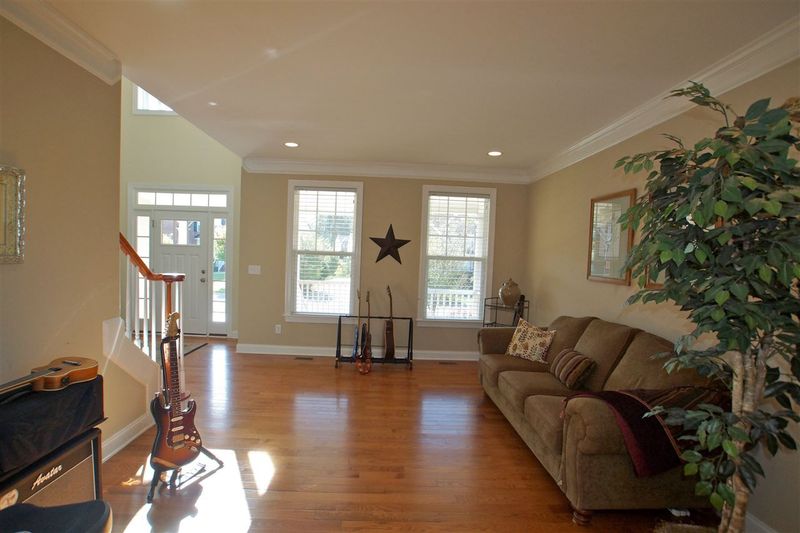 512 Elan Hall Rd, Cary, NC 27519