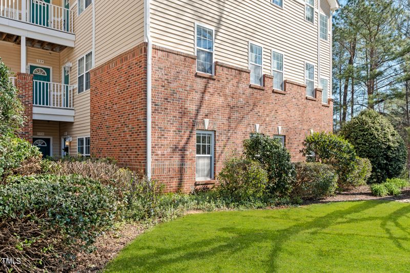 512 Glenolden Ct, Cary, NC 27513