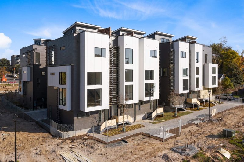 512 Gordon St #1004, Durham, NC 27701