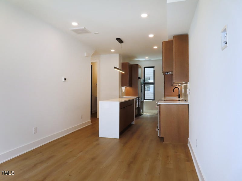 512 Gordon St #403, Durham, NC 27701