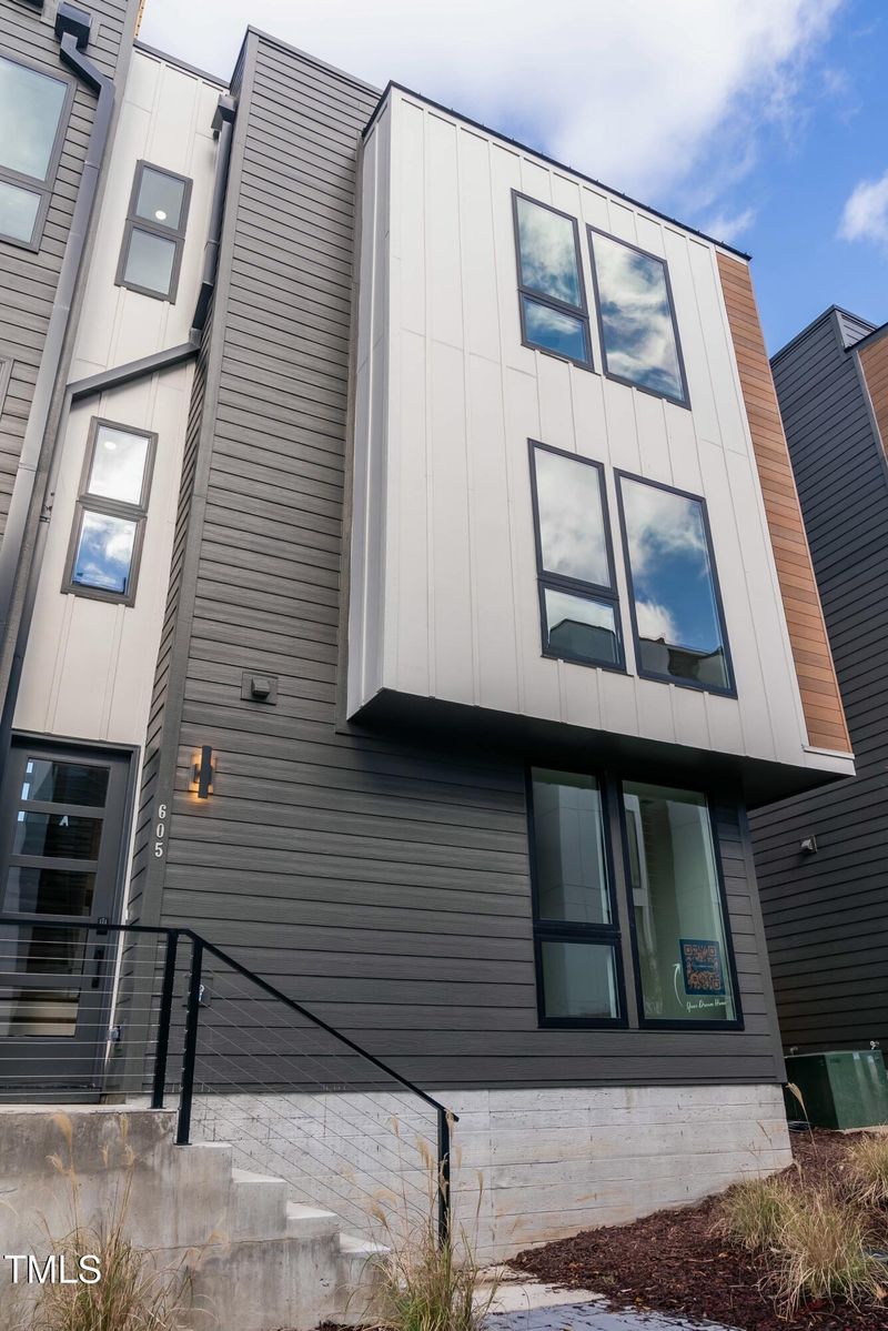 512 Gordon St #605, Durham, NC 27701