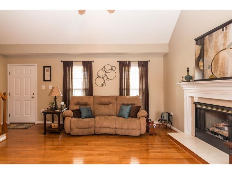 512 Hawfields Rd, Mebane, NC 27302