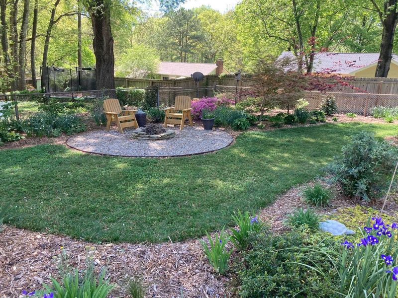 512 Holtz Ln, Cary, NC 27511