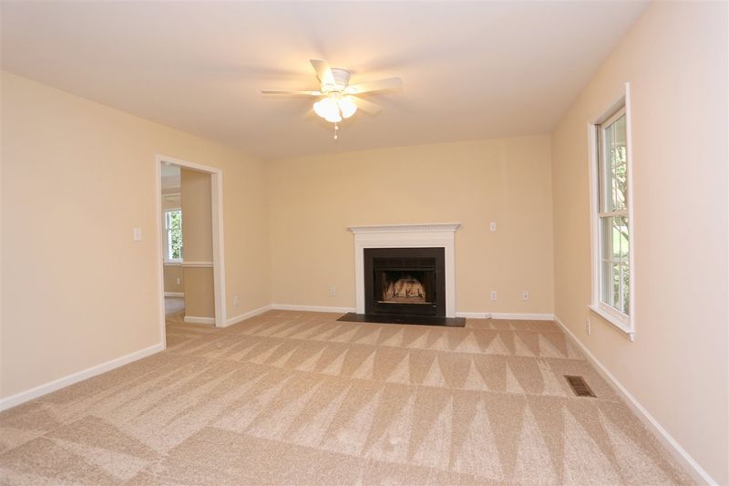 512 Lafayette Dr, Hillsborough, NC 27278