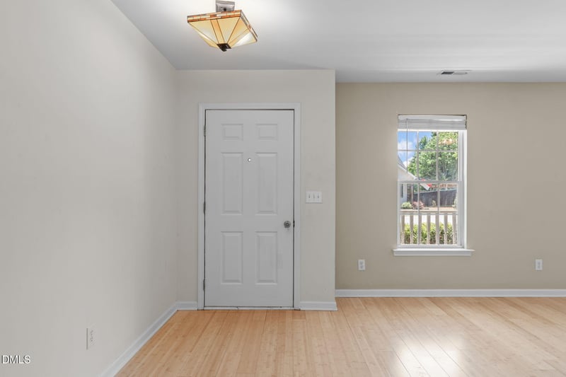 512 Lee St, Holly Springs, NC 27540