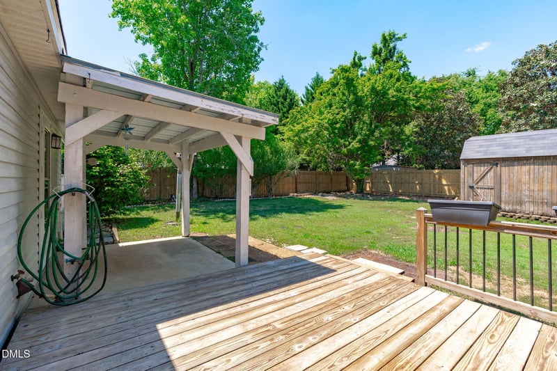 512 Lee St, Holly Springs, NC 27540