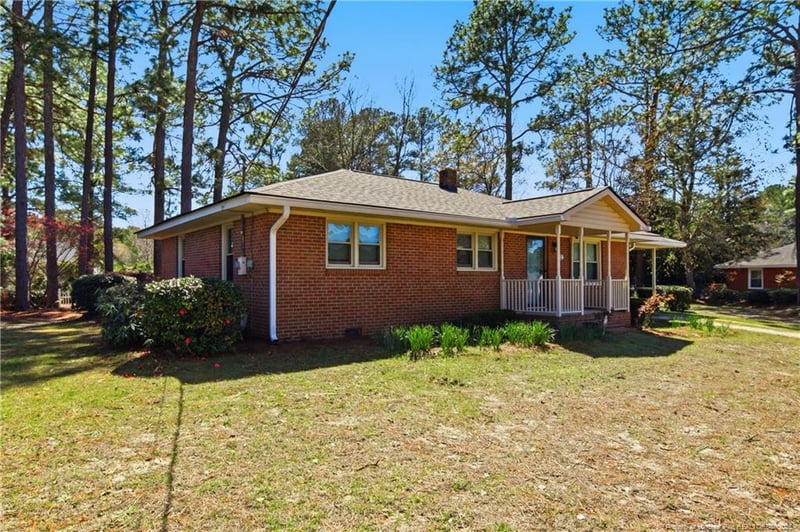 512 Longview Dr, Fayetteville, NC 28311