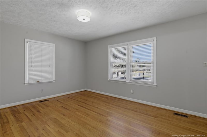 512 Longview Dr, Fayetteville, NC 28311