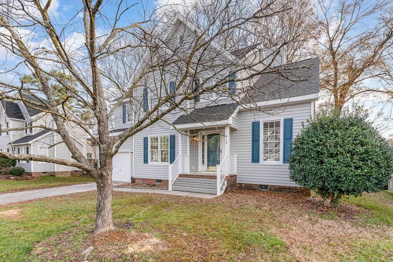 512 Mountain Lake Dr, Raleigh, NC 27610