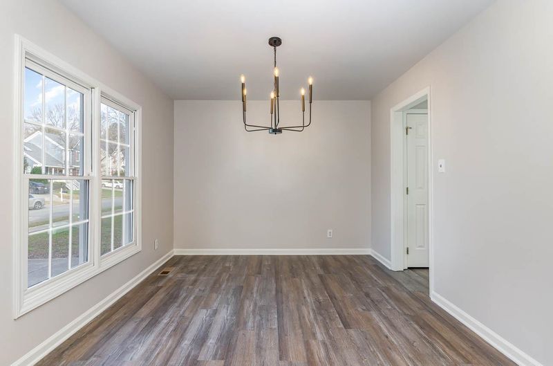 512 Mountain Lake Dr, Raleigh, NC 27610