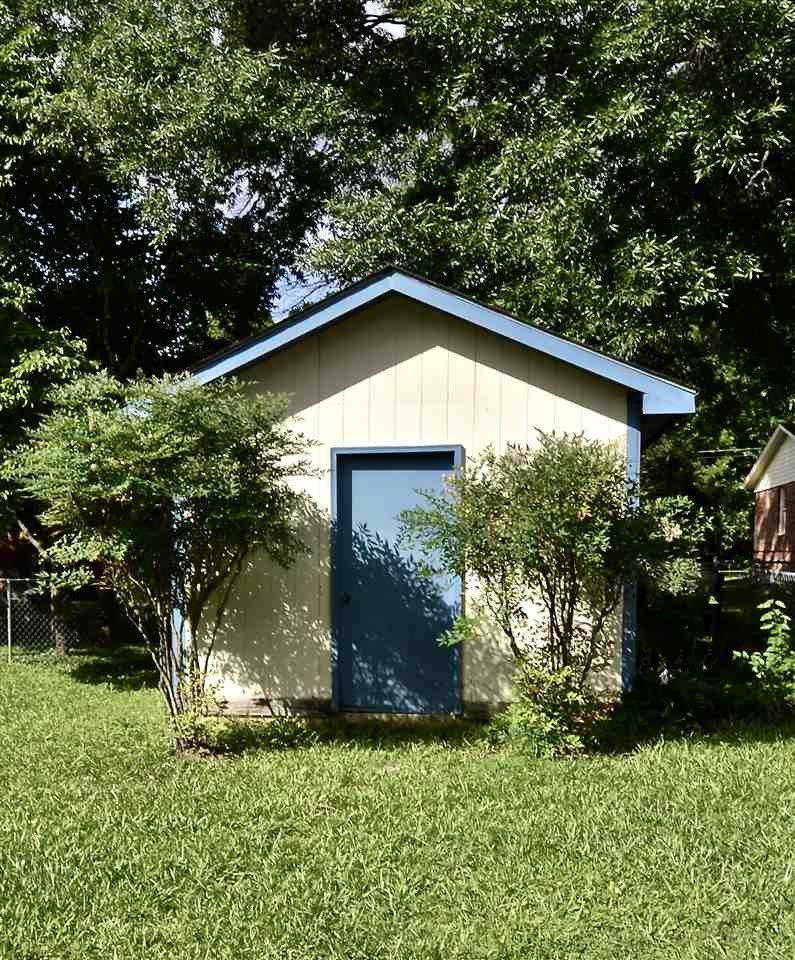 512 Park Dr, Clayton, NC 27520