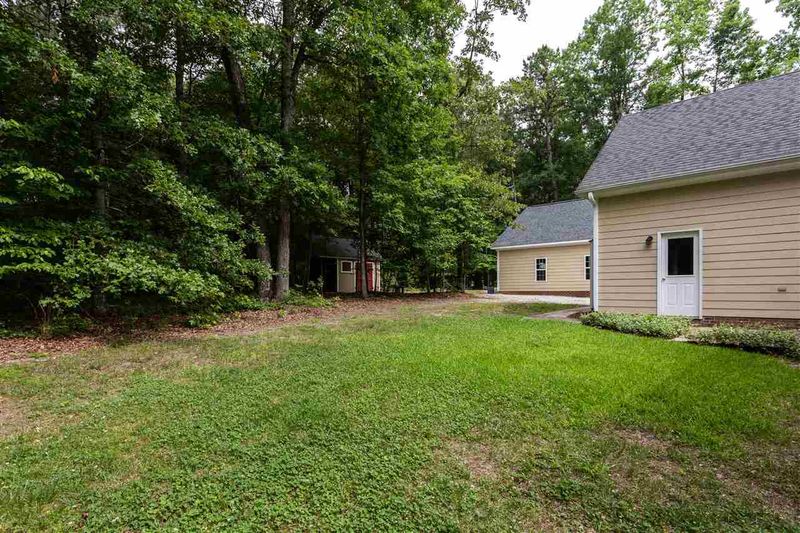 512 Post Oak Ct, Clayton, NC 27527