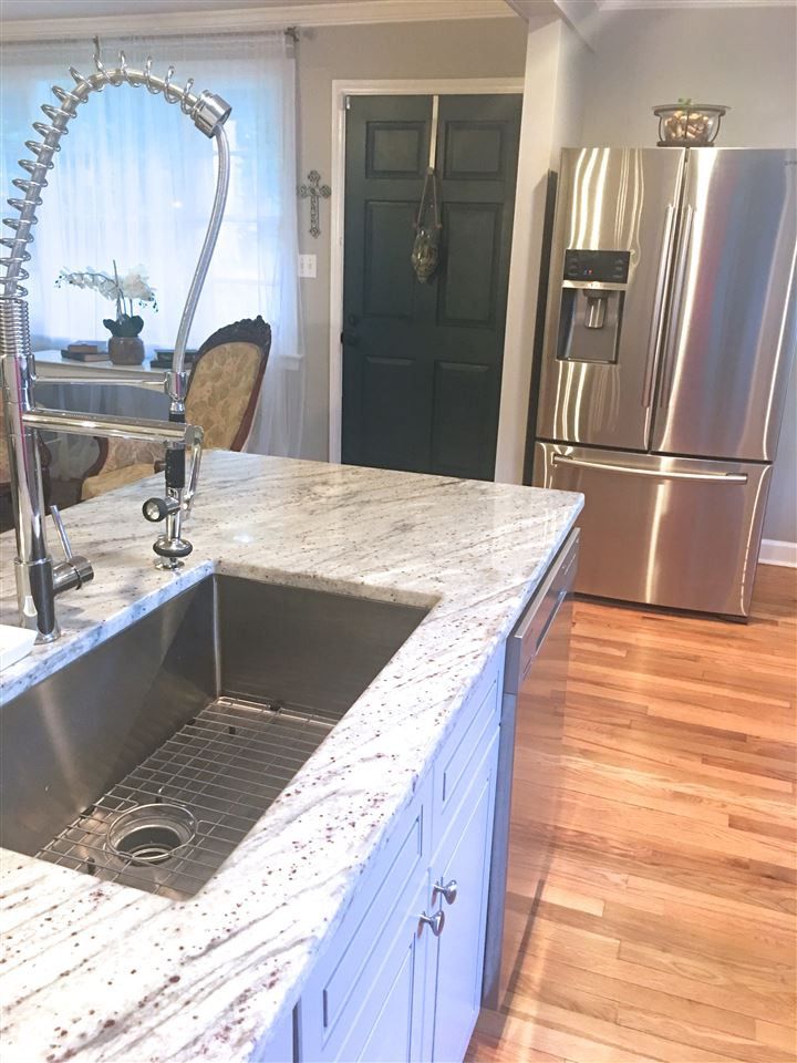 512 Rose Ln, Raleigh, NC 27610