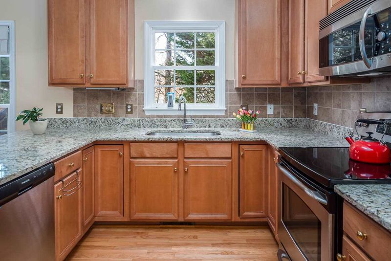 512 Scotney Cir, Durham, NC 27713