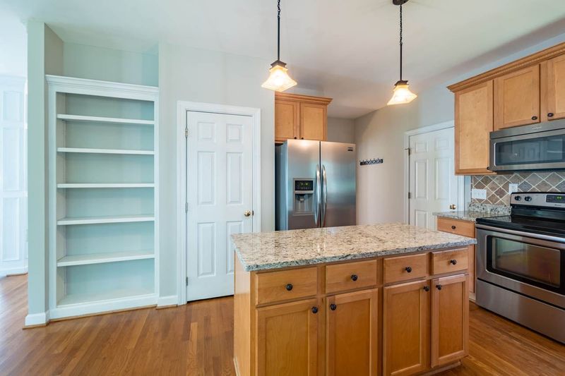 512 Scotts Ridge Trl, Apex, NC 27502