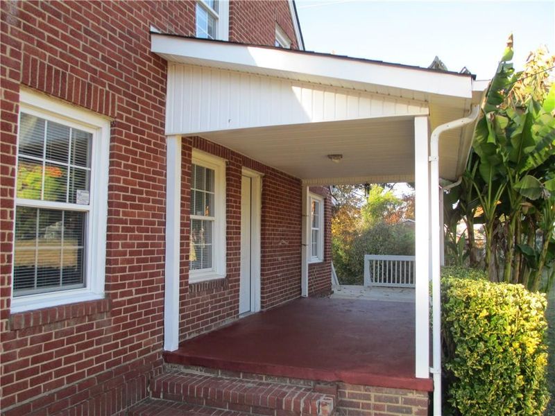 512 N Sellars Mill Rd, Burlington, NC 27217