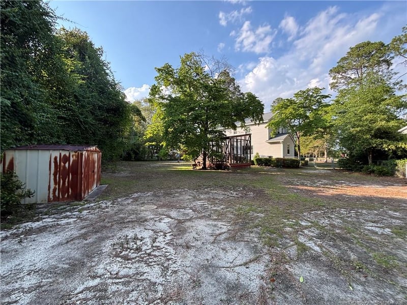 512 Shoreline Dr, Fayetteville, NC 28311