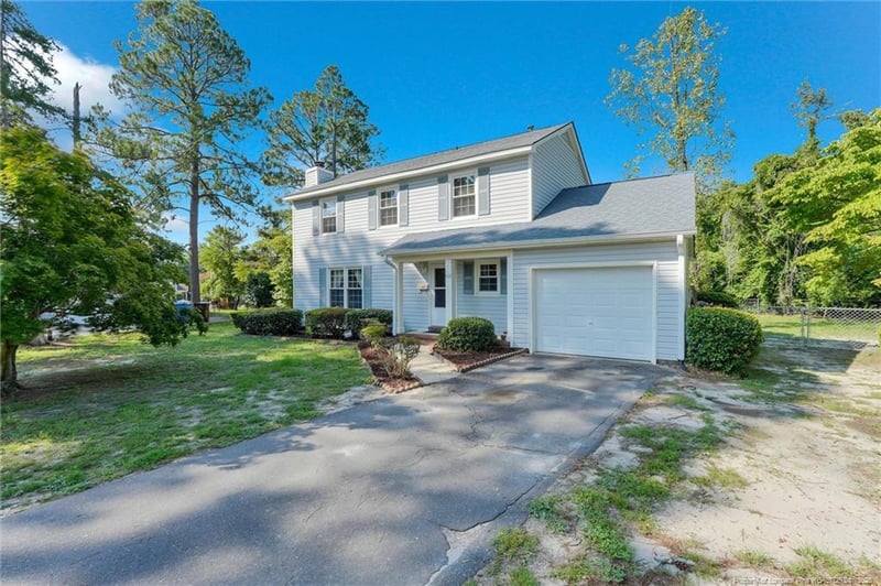 512 Shoreline Dr, Fayetteville, NC 28311