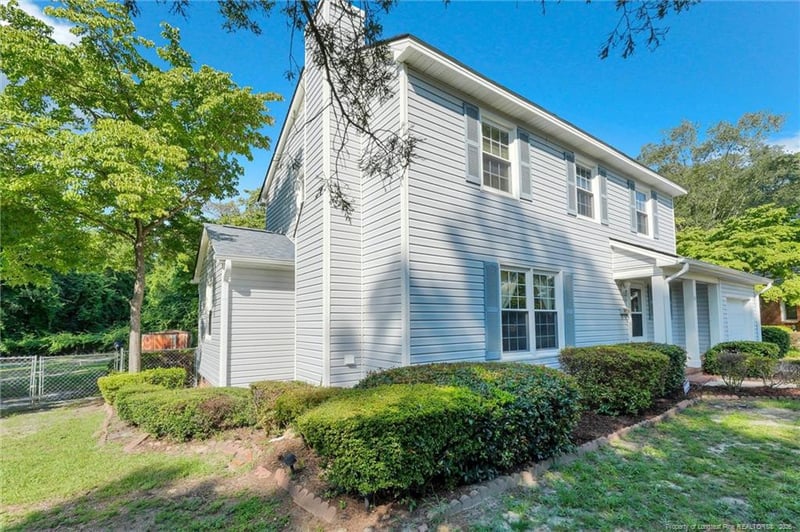 512 Shoreline Dr, Fayetteville, NC 28311