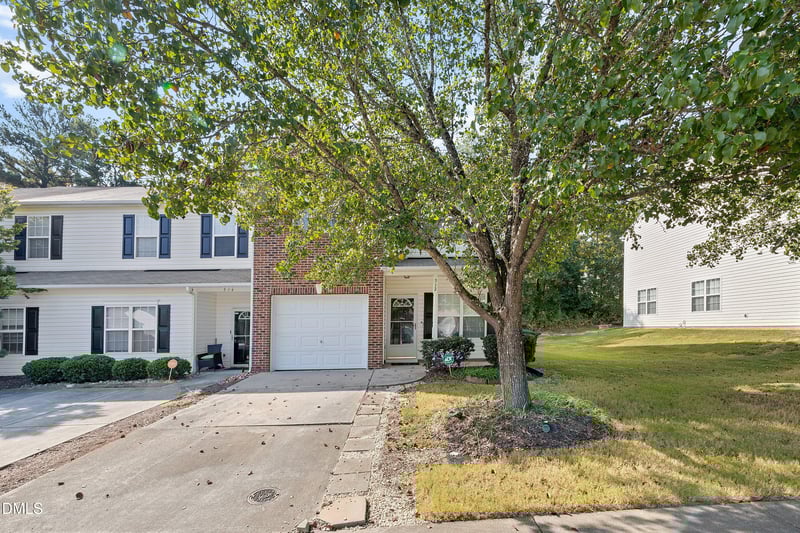 512 Summer Storm Dr, Durham, NC 27704