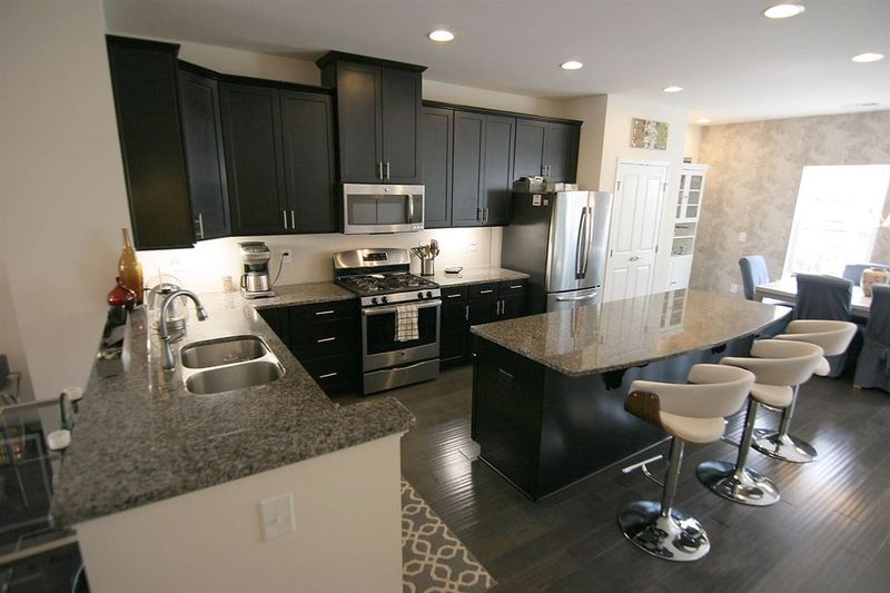 512 N Tunstall Ave, Apex, NC 27502