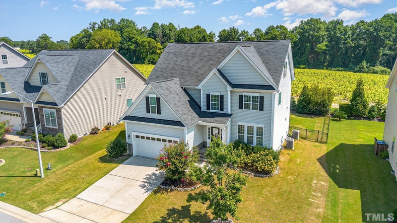 512 Walker Ranch Dr, Fuquay Varina, NC 27526